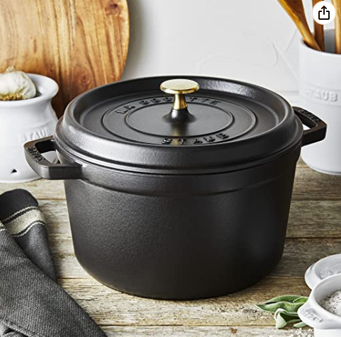 法國國寶級，Staub 琺瑯鑄鐵深燉鍋 3色1024.43元（天貓旗艦店2149元）