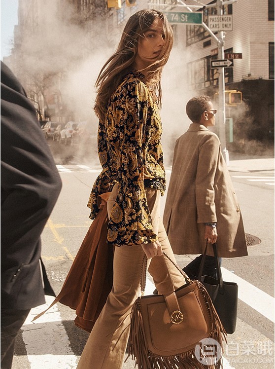 <span>庫存3件！</span>MICHAEL Michael Kors Lillie系列 女士中號真皮流蘇斜挎包 4折 7.99到手1490元