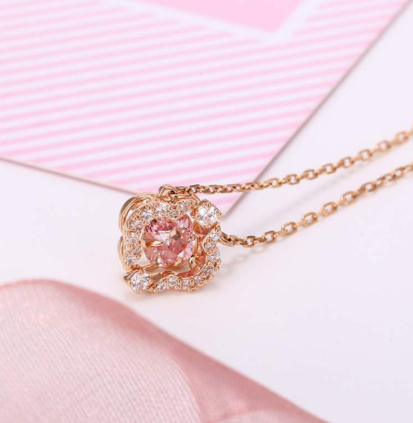 2020新款 swarovski 施华洛世奇 四叶草花朵跳动的心