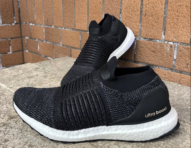 adidas 阿迪达斯 UltraBOOST Laceless 中性款休闲运动鞋（黑色/粉色）新低372元包邮（定金￥60）