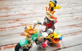 精致帥氣 52TOYS潮玩手辦TOM and JERRY貓和老鼠復(fù)古機(jī)車開箱評測