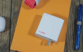 瞬間回血 一加SUPERVOOC 100W快充充電器開箱使用評測