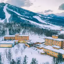   		滑雪+吃住玩全含！日本Club Med 北海道 Tomamu度假村 家庭高级房3-5晚一价全包套餐 
11990元 起/3晚（1大1小，券后价） 		