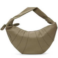   		Lemaire Khaki Fortune Croissant 牛角包 
6.5折 $1030（约7415.48元） 		