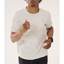   		ARC'TERYX 始祖鸟 CORMAC CREW SS 男士透气T 678.73元 		