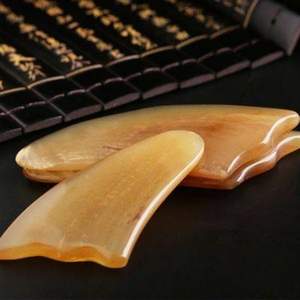 <span>白菜，限100件！</span>御元堂 天然牛角脸部美容排毒刮痧板 送赠品