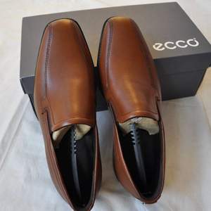 限40碼，ECCO 愛步 Edinburgh愛丁堡系列 男士真皮一腳蹬皮鞋