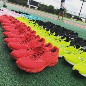 鎮(zhèn)店之寶，Mizuno 美津濃 Wave Rider 22 次頂級緩震跑鞋 多色