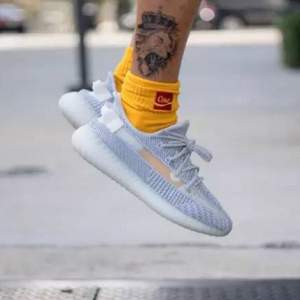 新款发售，29日9点 adidas 阿迪达斯 YEEZY BOOST 350 V2 STATIC 中性运动鞋