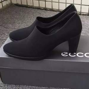 ECCO 爱步 Shape 55型塑系列 女士真皮粗跟单鞋 268053 