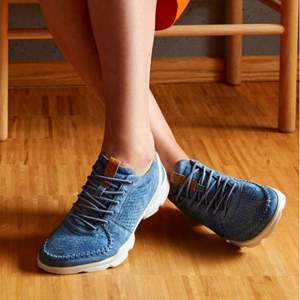 国内￥1999，ECCO 爱步 Biom Street 健步街头系列 女士牛仔蓝系带休闲鞋新低 $67.99