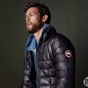 Canada Goose 加拿大鵝 Hybridge Lite 800蓬男士羽絨連帽夾克 $367.99（需用碼）