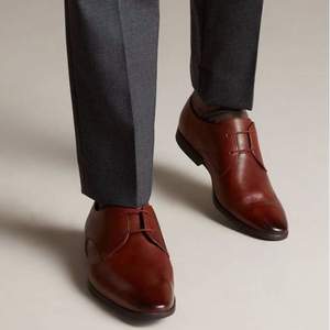 2色碼全，Clarks 其樂 Bampton Walk 男士真皮正裝鞋 2613542170