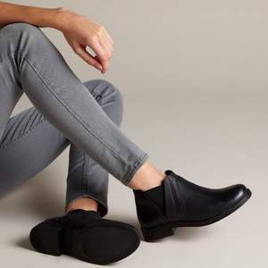 降一百碼全，Clarks 其樂 Demi Beat女士真皮切爾西靴 26135351