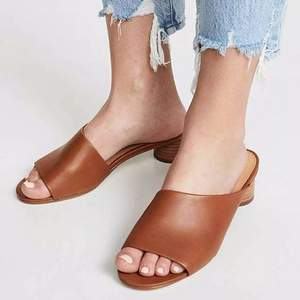 Soludos MILAN MULE 1000498 女士粗跟穆勒凉鞋