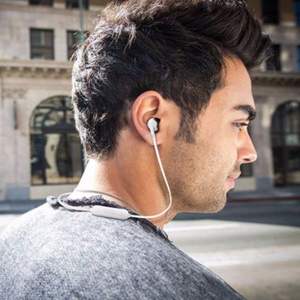 JBL TUNE205BT 半入耳式藍(lán)牙耳機(jī) 帶麥克風(fēng)