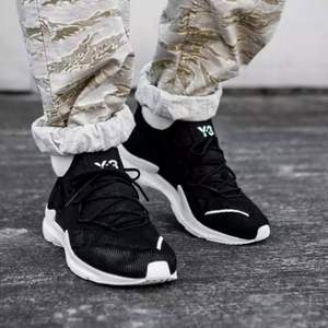 Y-3 Boost Adizero Runner 男士运动鞋  