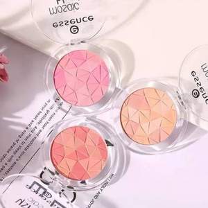 湊單品，Essence 絲滑珠光馬賽克腮紅 #35 自然色 4.5g €4.23