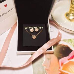 Givenchy 紀梵希 碎鉆耳釘+項鏈套裝