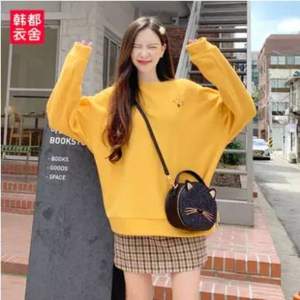韓都衣舍 2019秋裝新款慵懶風(fēng)搖粒絨女士圓領(lǐng)衛(wèi)衣 多色