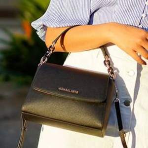 Michael Kors 邁克·科爾斯 Sofia 小號皮革單肩挎包