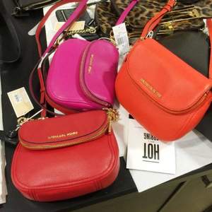 Michael Kors 邁克高仕 Bedford 小號翻蓋斜挎包