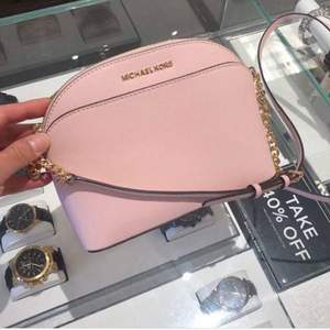 Michael Kors Emmy 女士真皮单肩贝壳包 35H7GY3C2L