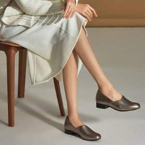 Clarks 其乐  Juliet Palm 女士真皮一脚蹬乐福鞋