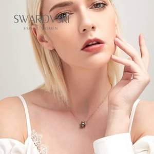 SWAROVSKI 施华洛世奇 HINT  镀玫瑰金色几何圆环项链 5353666