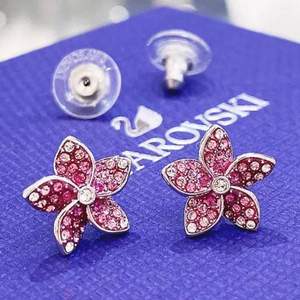 2020年新款，Swarovski 施華洛世奇 TROPICAL 粉色綻放耳環(huán)5519254