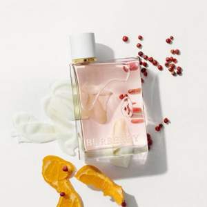 BURBERRY 博柏利 花與她香氛 100ML +贈 BURBERRY化妝包