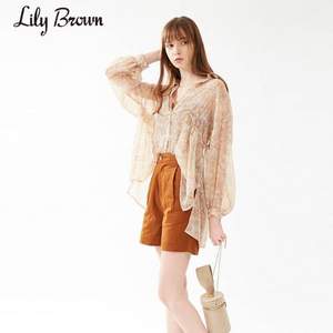 2020春夏新品，Lily Brown 复古花卉微透雪纺翻领衬衫 LWFT201147
