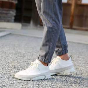 UK5碼 Clarks 其樂(lè) Originals經(jīng)典系列 Trigenic Flex 女士三瓣底休閑鞋