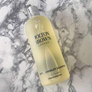 Molton Brown 摩顿·布朗 茴香精华去屑防脱发洗发水 300ml