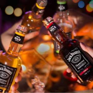 JACK DANIELS 杰克丹尼 威士忌預(yù)調(diào)酒 禮盒裝 330ml*6瓶 *2件