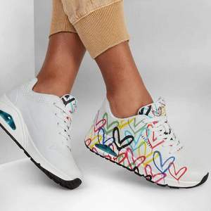 2021年夏款，Skechers × James Goldcrown 斯凯奇 艺术家联名款 女士涂鸦运动休闲鞋155507