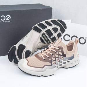 2021新款，ECCO 爱步 Biom Aex健步探索系列 女士网面透气运动鞋 802823