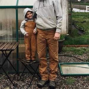 Carhartt Firm Duck 男士重磅雙膝工裝長褲 B01