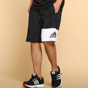 adidas 阿迪達(dá)斯 FL4448 男士五分運(yùn)動短褲