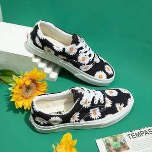 15日10点，Vans 范斯 Era 女士小雏菊帆布鞋 VN0A38FRTOZ