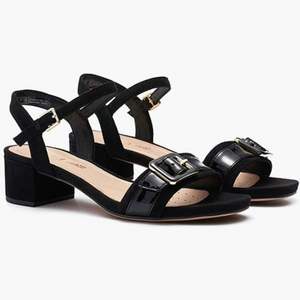 Clarks 其樂 orabella SHINE女士真皮一字帶涼鞋 