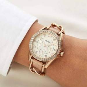 Fossil 化石 Riley系列 ES3466 鑲施華洛世奇水晶玫瑰金三眼計(jì)時(shí)女表