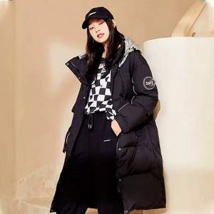 反季低價(jià)，Snow Flying 雪中飛 2023秋冬新品極寒科技金屬酷女士長(zhǎng)款羽絨服