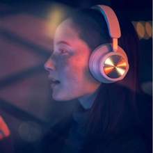 B&O Beoplay Portal 头戴式主动降噪无线电竞游戏蓝牙耳机