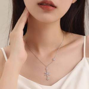 Chow Tai Seng 周大生 初雪雪花毛衣S925銀項鏈