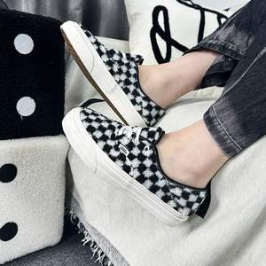 Vans 范斯 Authentic SF VR3 中性款黑白棋盤格休閑板鞋VN0A4BX5BZW