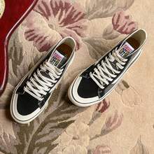 VANS 范斯 SK8-Hi 女士經(jīng)典高幫板鞋  