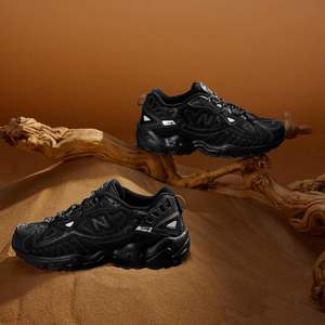 New Balance  女款黑武士复古网面运动休闲老爹鞋WL703CB