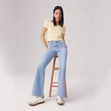 <span>白菜！</span>Levi's 李维斯 25春夏新款 女士726高腰喇叭牛仔裤A3410